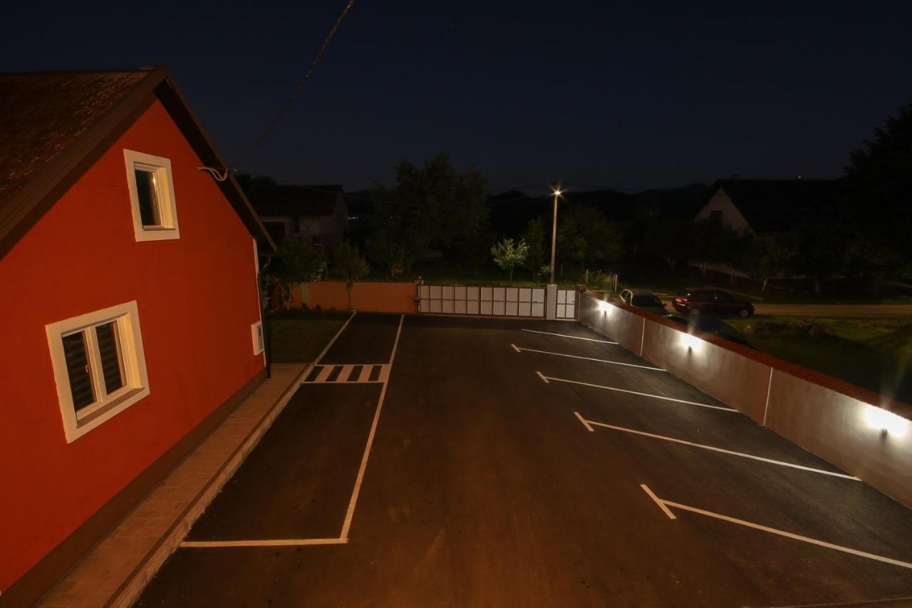 Apartments Sweet Home Otočac Εξωτερικό φωτογραφία